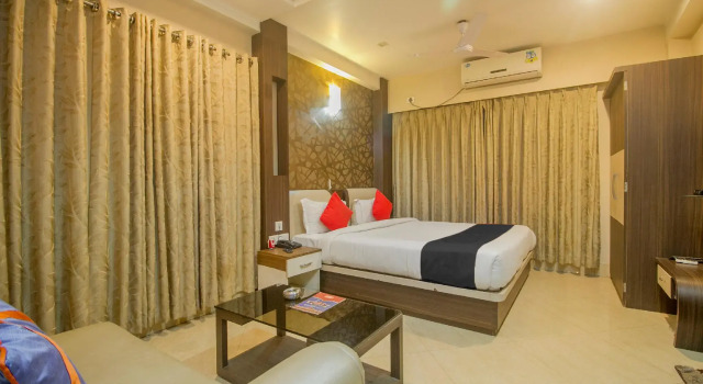 Capital O 28319 Hotel Ganayak, Prenota Hotel Siliguri West Bengal