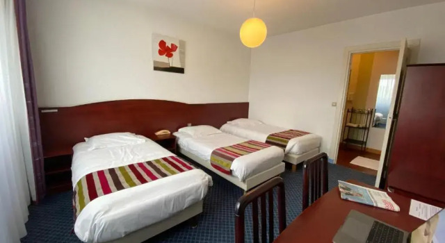 Трёхместный номер Standard Hôtel Fontaine, Morlaix