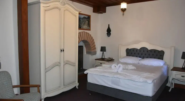 Tarihi Tashan Otel, Забронировать Отель Везиркёпрю Самсун