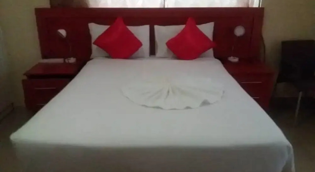Metswere B&B, Rezerwuj Bed and Breakfast Maun Ngamiland East