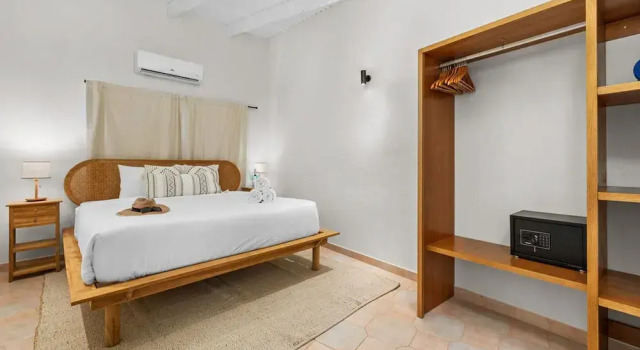 Newly Renovated Amazing Location Private Pool, Varaa Hotelli Hotellit Palm Beach. pysäköinnillä, Pysäköinti