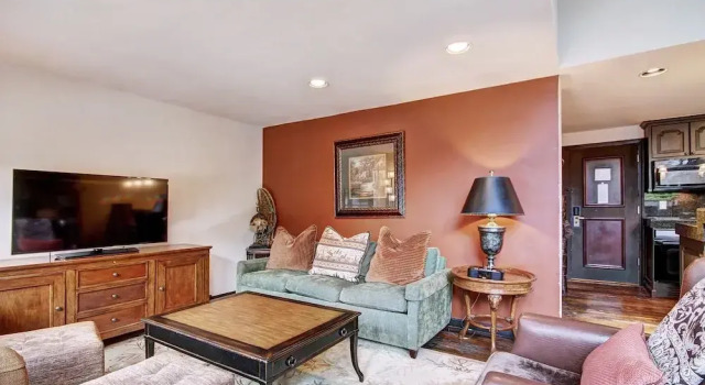 Rustic Mountain View 2Bedroom Condo- Lodge at Vail by RedAwning - Save 20% on 7+ Nights!