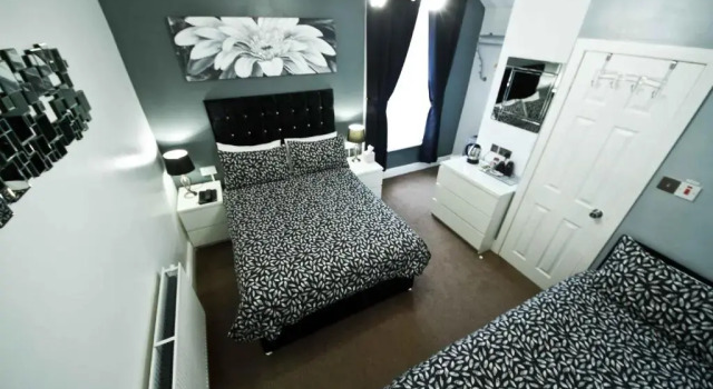 Трёхместный номер Standard с видом на город Rossall Guest House -Ideal For Families & Couples