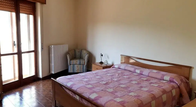 House With 3 Bedrooms in Castrovillari, With Balcony and Wifi - 20 km From the Slopes, Book Hotel Hotels in Pollino with Parking, Parking
