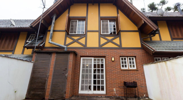 Casa 3 Quartos Condomínio Lage de Pedra