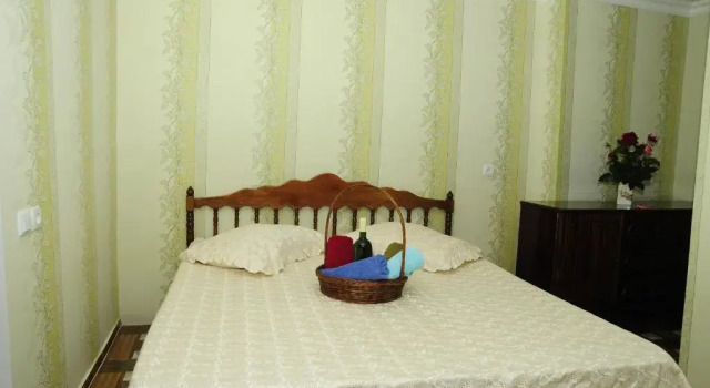 Апартаменты Цокольный этаж Guest House IVO