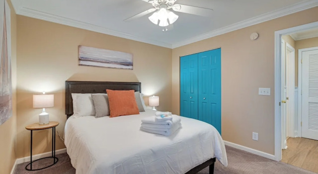 Апартаменты с 3 комнатами с балконом Highend Pawleys Island Condo w/ Porch & Pools!