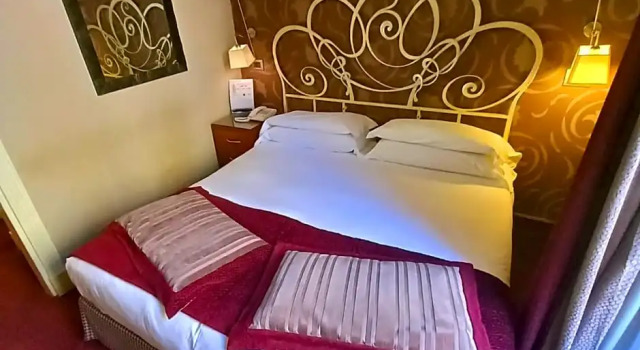 Трёхместный номер Deluxe Hotel Ariston