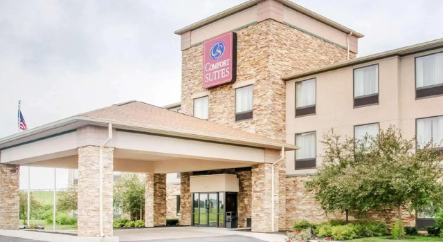 Люкс Comfort Suites Dayton-Wright Patterson