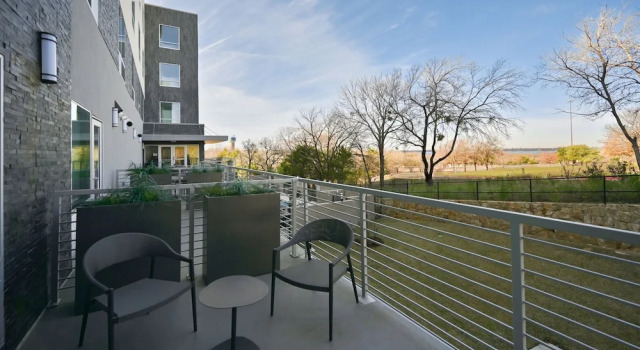 Номер Standard с балконом TownePlace Suites by Marriott Dallas Rockwall