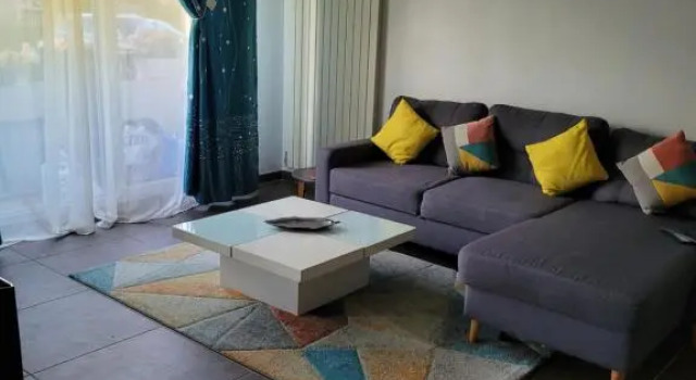 Appartement privée Lyon 3, Rezerwuj Apartament Hotele w Rhône z parkingiem, Parking
