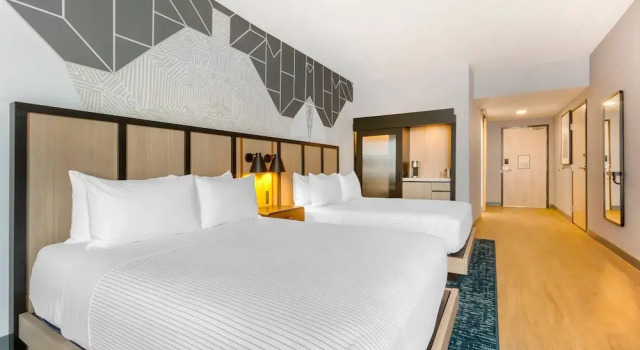 Четырёхместный номер Standard Cambria Hotel Spokane Airport