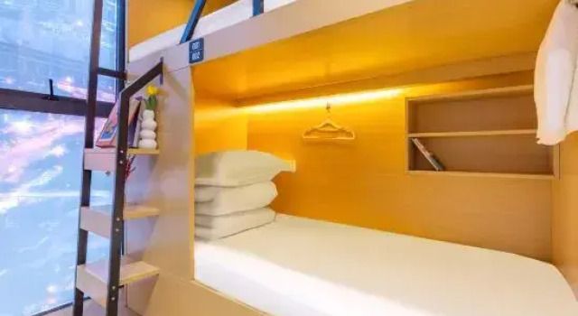 Кровать в общем номере (мужской номер) Lvxiaoer Youth Hotel (Hangzhou Jindi Plaza Jinjiadu Subway Station Branch)