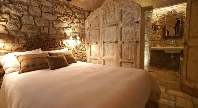Masía Flateli, Book Hotel Sant Marti de Llemena Girona