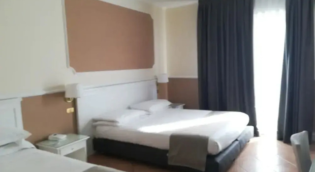 Трёхместный номер Standard с балконом Hotel Leopardi