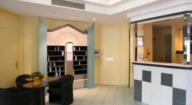 Citadines Montpellier Sainte Odile, Забронировать Отель Отели Монпелье с бассейном, рядом с Музей Атгер, Бассейн