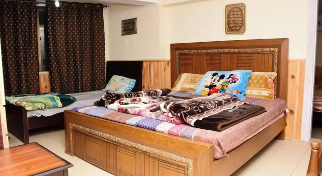 Quality Inn Hotel Murree, Rezerwuj Hotel Hotele w Punjab Region z parkingiem, Parking