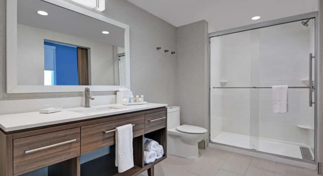 Двухместный люкс c 1 комнатой Home2 Suites By Hilton Bentonville Rogers