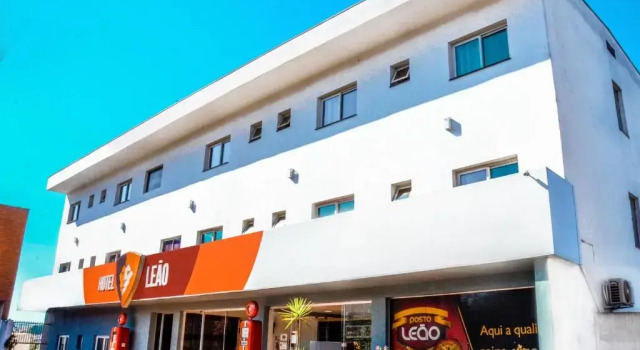 Hotel Pousada Do Leão, Забронировать Отель Ленсойс-Паулиста штат Сан-Паулу