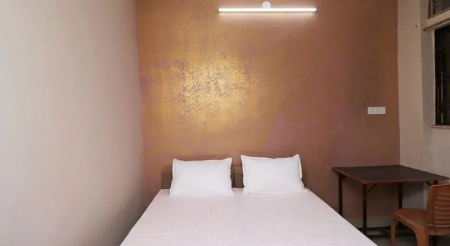 SPOT ON 37467 Shivram Hotel, Забронировать Отель Отели штата Махараштры 3 звезды, 3*