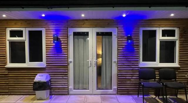 Remarkable 1-bed Studio in Staines - Surrey, Забронировать Апартаменты/квартира Отели High Weald с парковкой, Парковка