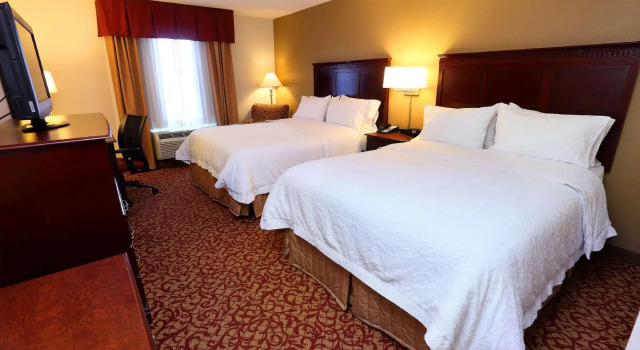 Четырёхместный номер Standard Hampton Inn & Suites Charlottesville at the University
