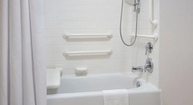 Люкс Fairfield Inn & Suites by Marriott Watertown Thousand Islands