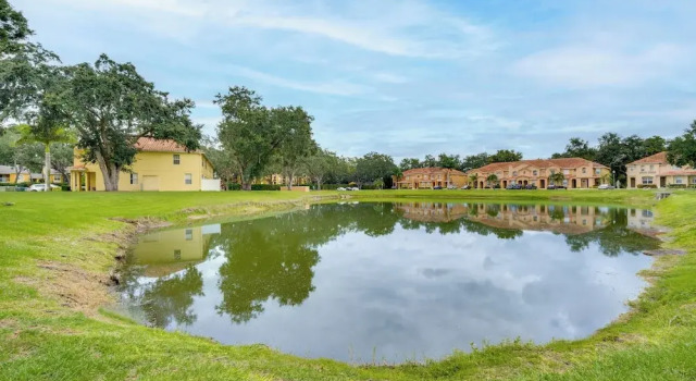 Апартаменты 4 Mi to Disney! Family Townhome w/ Pool Access