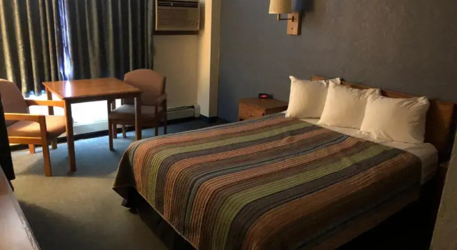 Номер Standard AmericInn Motel - Monticello