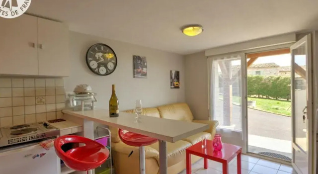 Gîte de charme avec piscine et wifi au cœur des vignes - FR-1-496-116, Prenota Hotel Hotel a Alvernia con parcheggio, Parcheggio