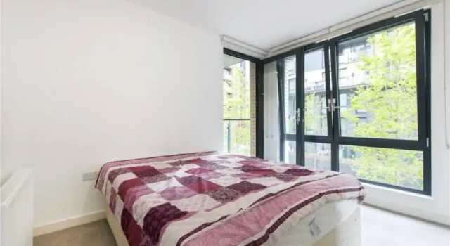 Incredible Newly Built 2 Bedroom Flat near Park