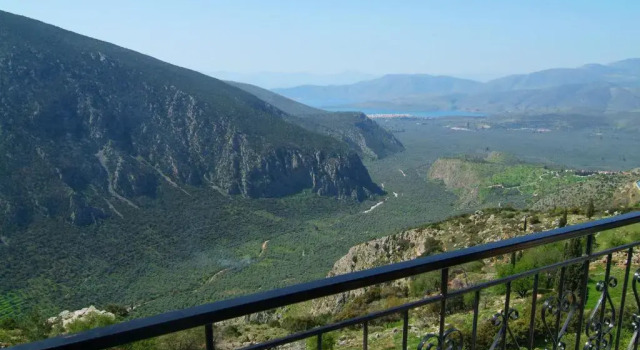Трёхместный номер Standard Acropole Delphi City Hotel
