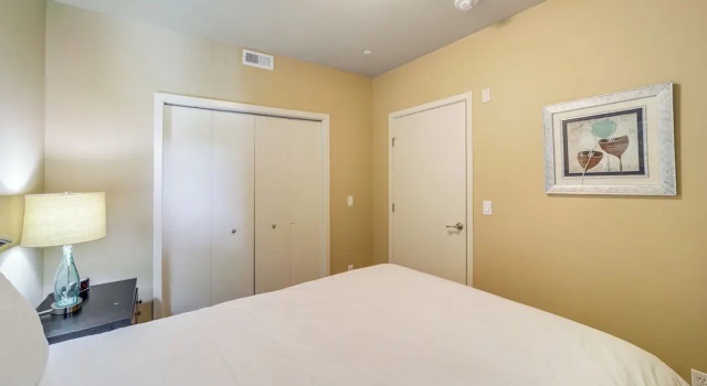 Апартаменты Chelan Home: Views, Pool, Hot Tub, & Beach Access