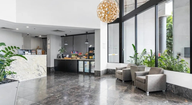 Bright Inner-city Stay Near Roma Street, Забронировать Апартаменты/квартира Брисбен Brisbane Region, рядом с Пресвитерианская церковь Св. Павла