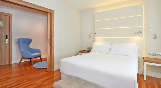 Двухместный номер Terrace Superior с красивым видом из окна NH Barcelona Les Corts
