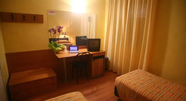 Трёхместный номер Standard Hotel Victoria