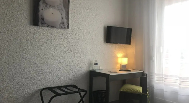 Двухместный номер Comfort CitHôtel Le Quai 9