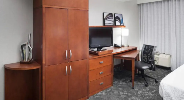 Четырёхместный номер Standard Courtyard by Marriott Birmingham Trussville