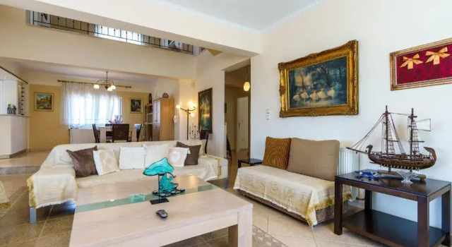 Charming Luxury Villa for 16 People, Book Villa Nikiti 