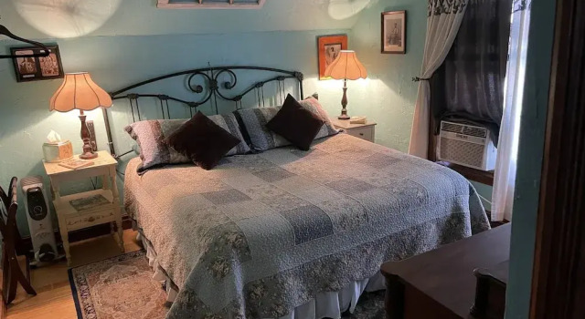 Двухместный номер Standard Downtown BnB King Bed Clawfoot Tub & Hot Tub