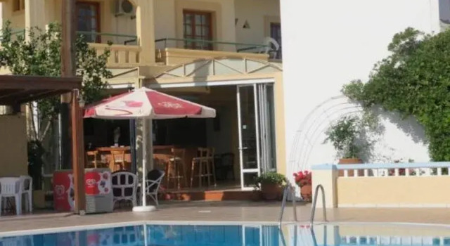 La Luna 1 and 2 Apartments