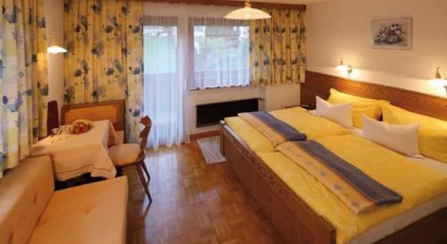Gästehaus Klocker, Book Hotel Hotels in Vorarlberg with Parking, Parking