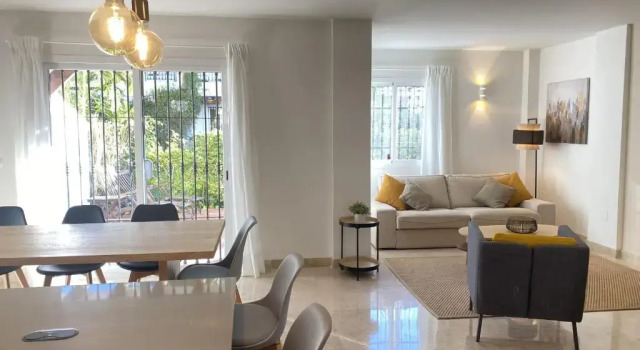 Preciosa casa de 4 habitaciones y 3 baños, Urbanización Los Naranjos, Puerto Banus