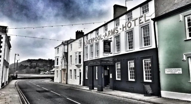 The Liverpool Arms Hotel, Book Hotel Beaumaris Anglesey