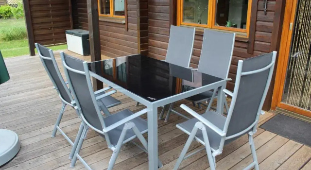 Holzblockhaus mit Kamin am Kite-, Surf- und Badestrand