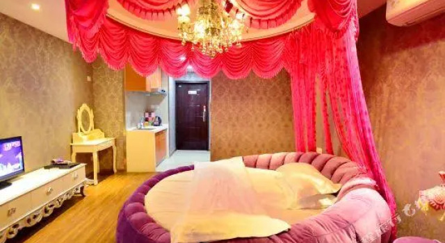 Wuhan Jiyuqiao Shangfei Theme Hotel, Rezerwuj Hotel Wuhan Hubei