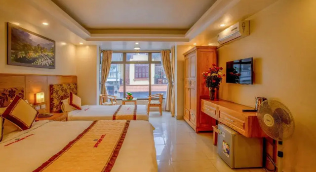 Трёхместный номер Standard с видом на город REGAL SAPA HOTEl