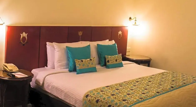 Номер Executive Jai Ma Inn Hotels