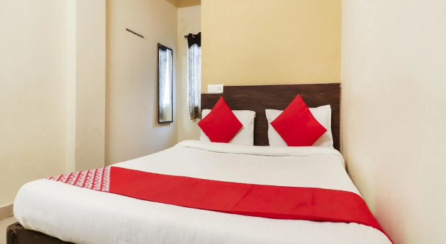 OYO 73783 Hotel Sai Pariwar, Varaa Hotelli Edulliset hotellit kohteessa Telangana