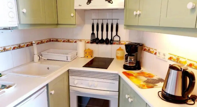 FIRST LINE Villa Floor Studio Apartment with amazing sea view Air Conditioned just 50m from the beach, Prenota Appartamento Hotel a Tenerife con piscina, Piscina